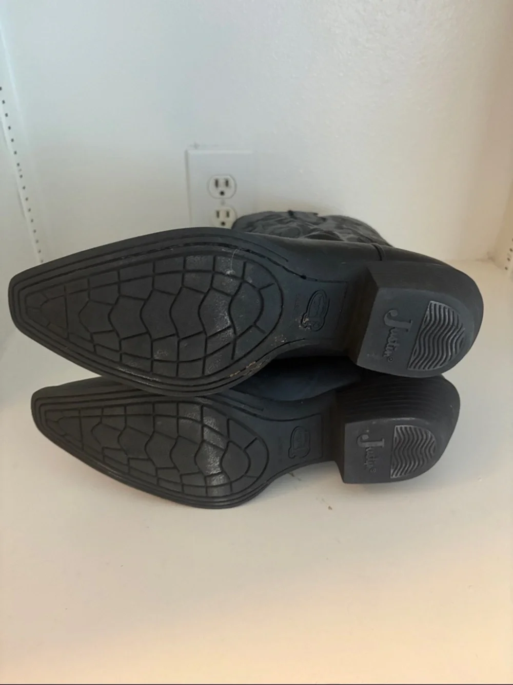 Women’s Black Western Cowboy Boots - Picture 3 of 5